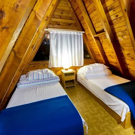 Wawrzkowizna Hotel Rzasawa Exterior photo